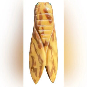 BAKELITE Vintage 1940s Butterscotch Chocolate Marbled Cicada Brooch Pin TESTED